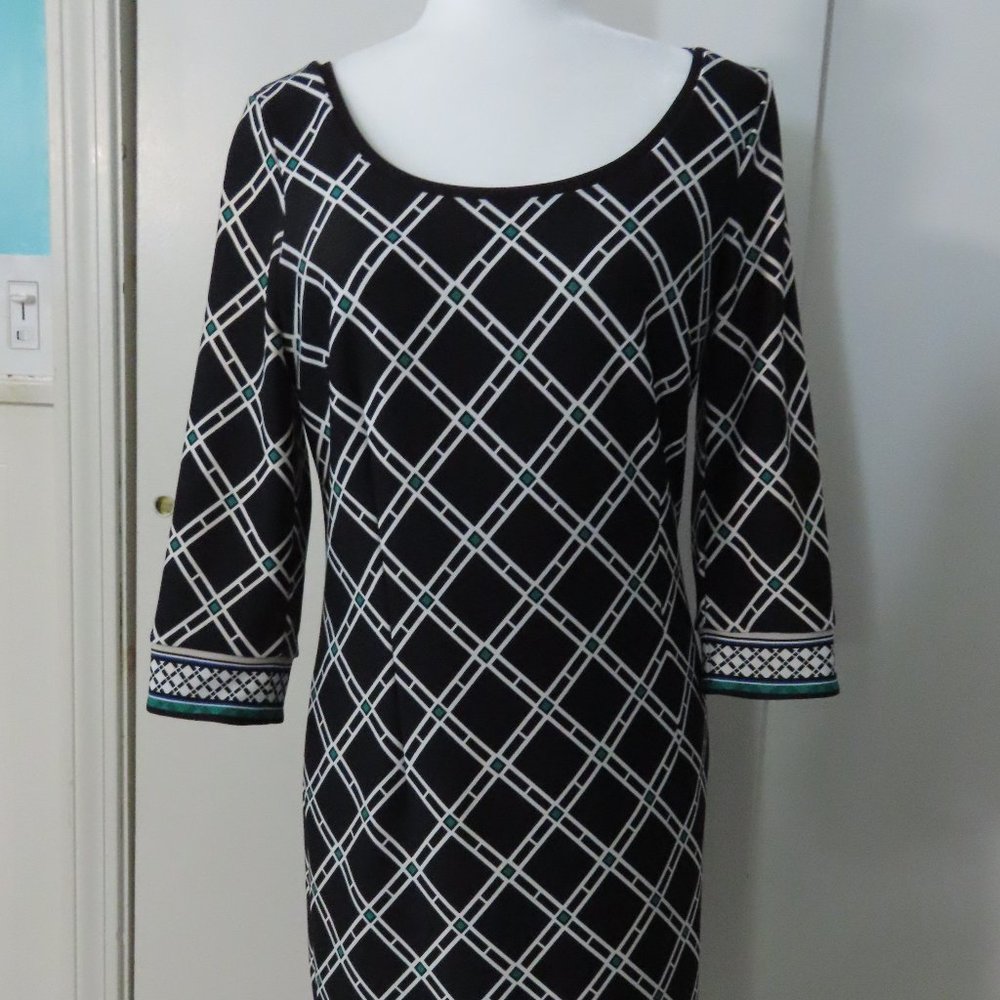 WHBM Size 8, 3/4 Sleeve Black White Green Patterned Sheath Dress